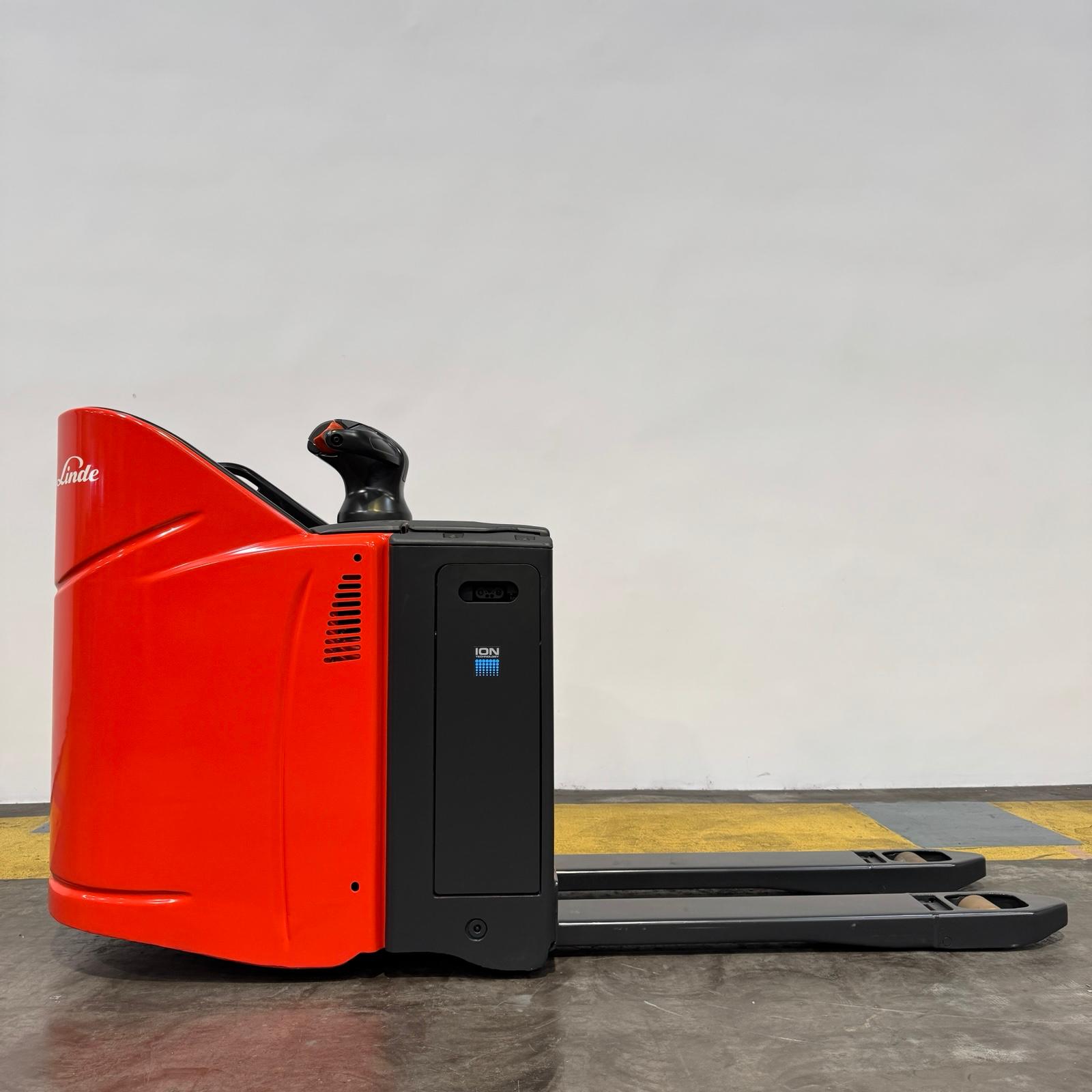 Pallet Truck Linde T20SP W4X131V05150 - Image 2