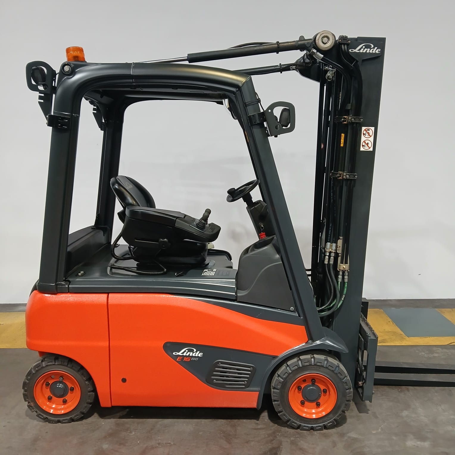 Forklift Linde E16P H2Y386L03977 - Image 2